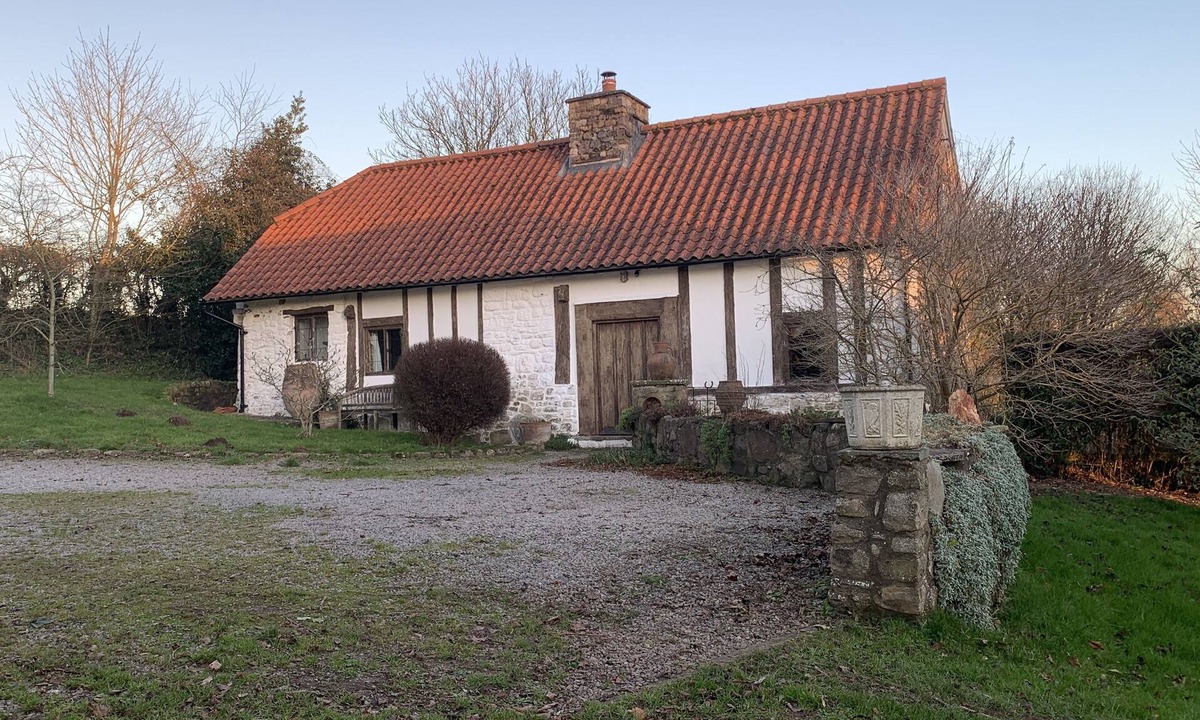 Llanvair Kilgeddin Cottage | Medieval Cottage
