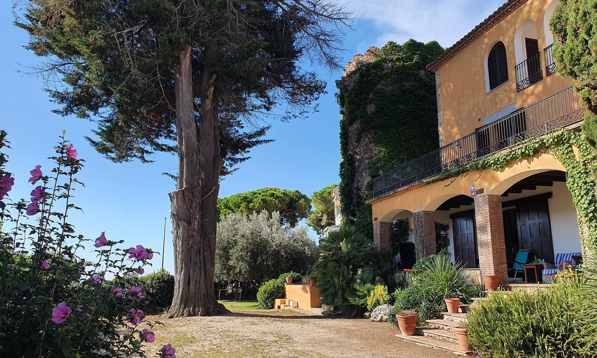 Caldes d'Estrac House | Medieval Towewr@villa by the sea Barcelona