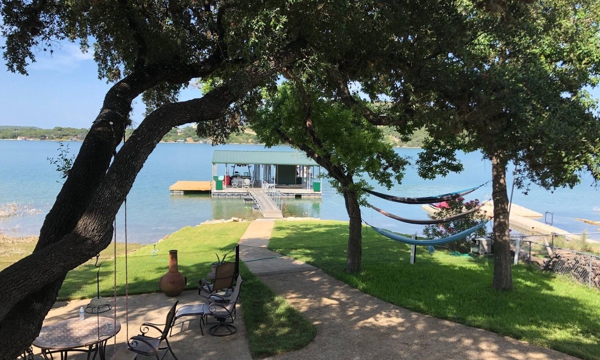 Lakehills House | Medina Lake Retreat