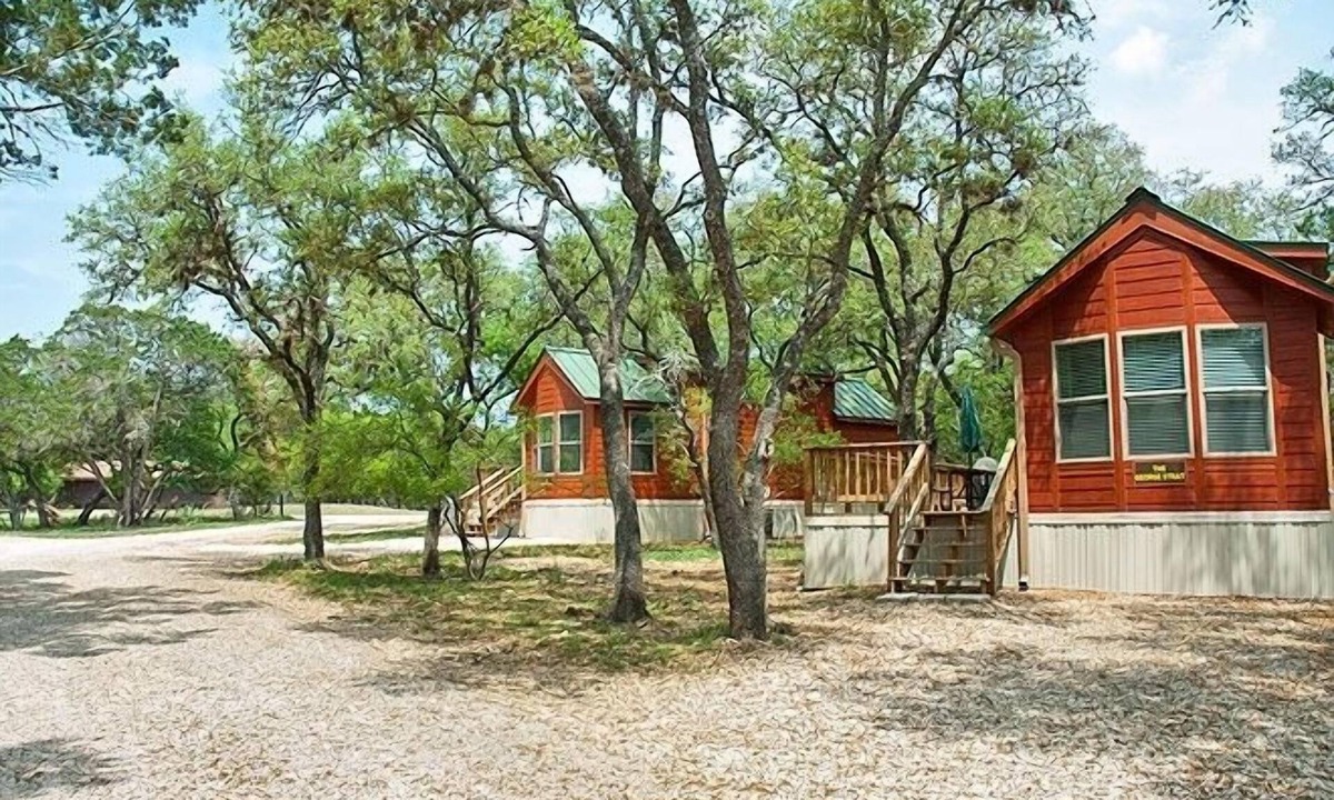 Lakehills Cabin | Medina Lake RV Campground