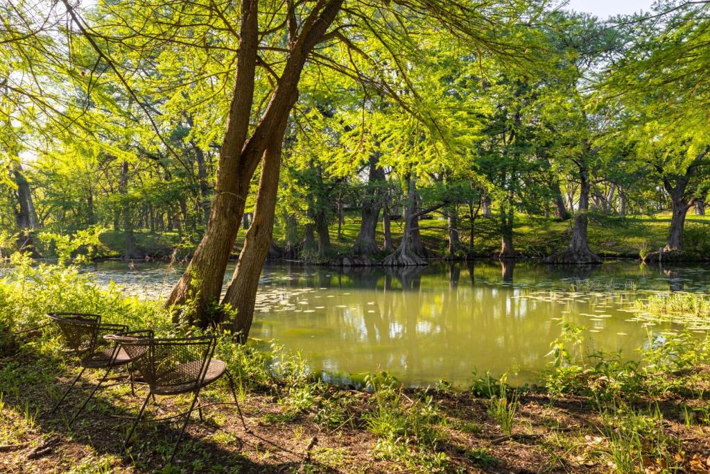 Castroville Apartment | Medina River Historic Cottage