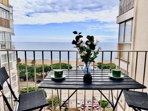 Malgrat de Mar Apartment | Mediterranean Escape - Sea Views Pool