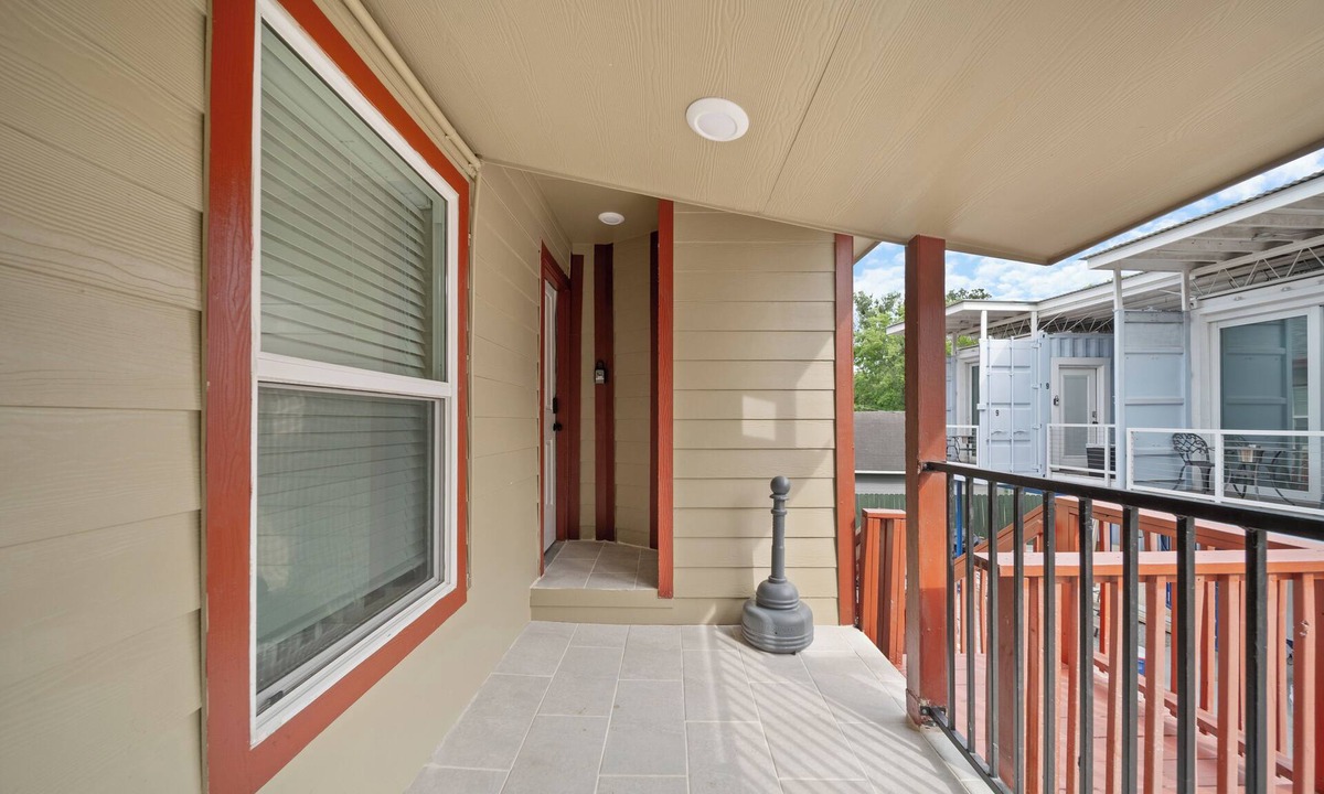 Greater East End Apartment | Mediterranean Villa Vibes 5 - 2 km from FIFA Fest