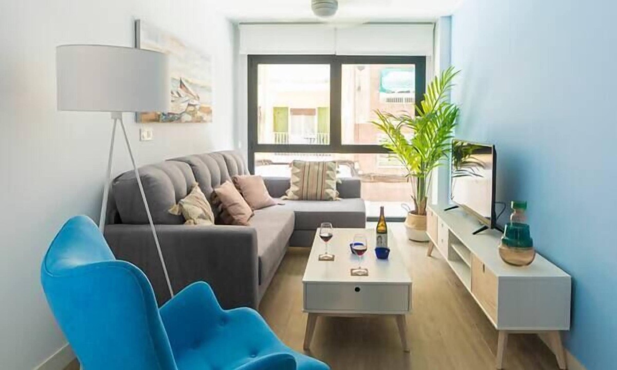Alicante Hotel | Mediterraneo apartment with shared heated pool