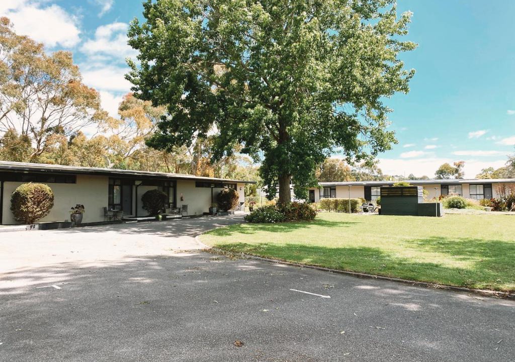 Meeniyan Hotel | Meeniyan Motel