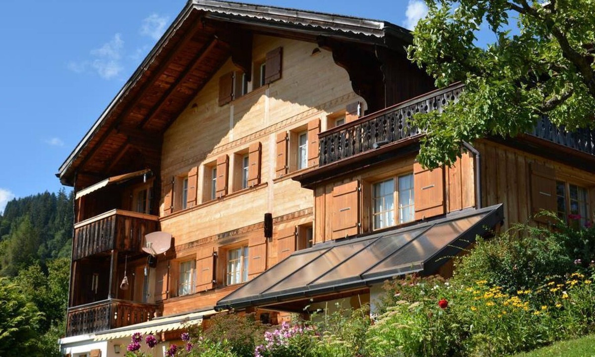 Saanen Apartment | Meielblick by Interhome