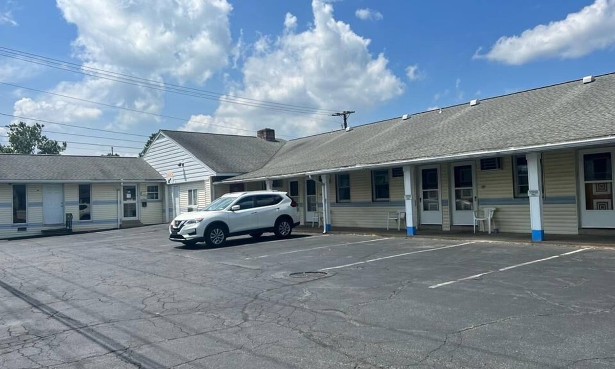 New Berlinville Hotel | Mel-Dor Motel