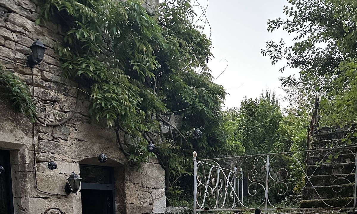 Flavigny-sur-Ozerain House | Melanie's Clos