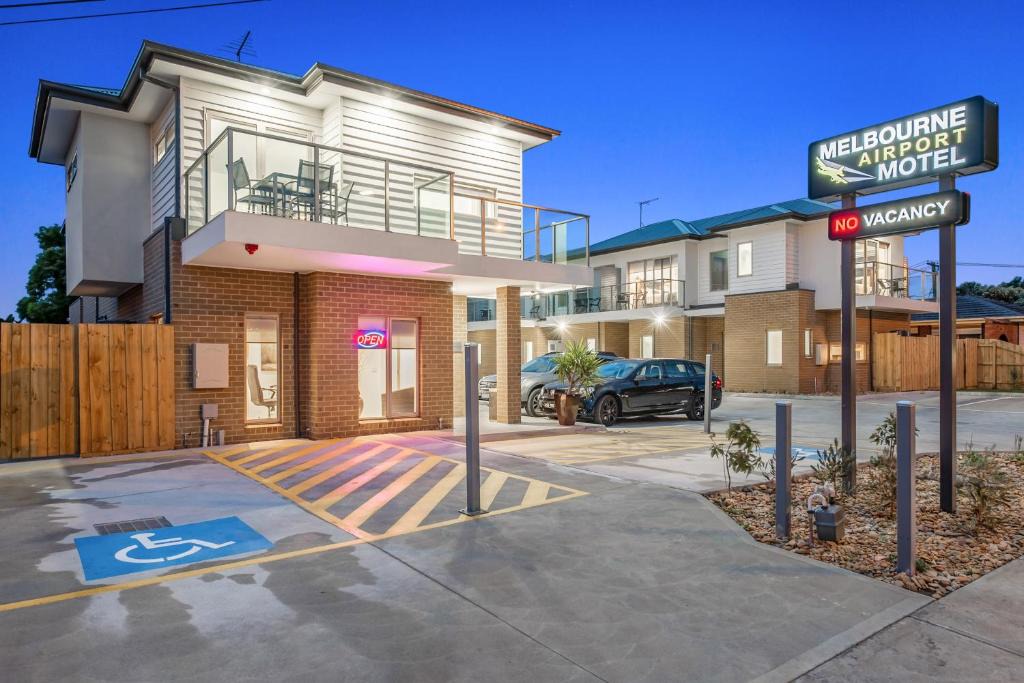 Tullamarine Hotel | Melbourne Airport Motel