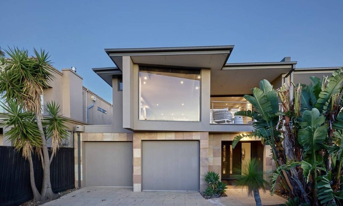 Black Rock House | Melbourne Beachfront Family Home with panoramic view