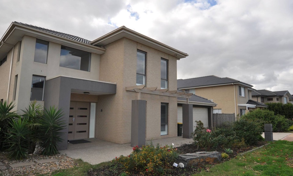 Sanctuary Lakes House | Melbourne Luxury Lakeside Resort 5 BRM