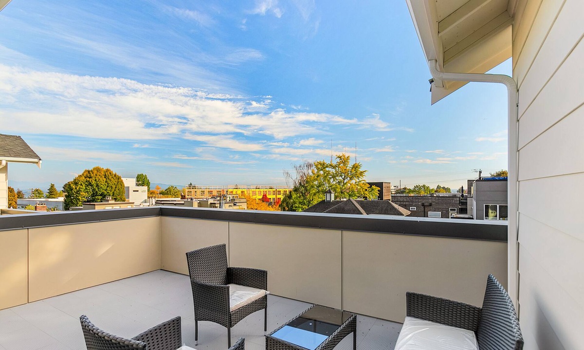 Capitol Hill Apartment | Meleys Crimson Keep Driftmarks Suite