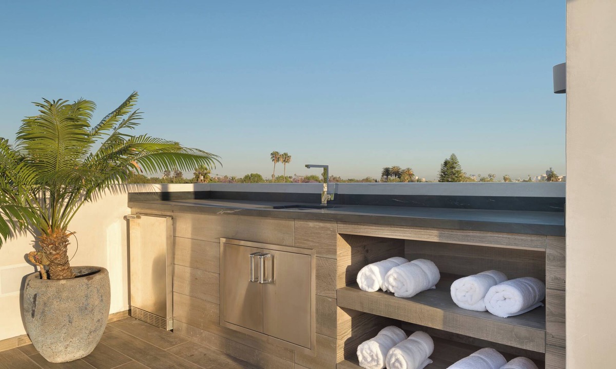 Fairfax District House | Melrose Mansion