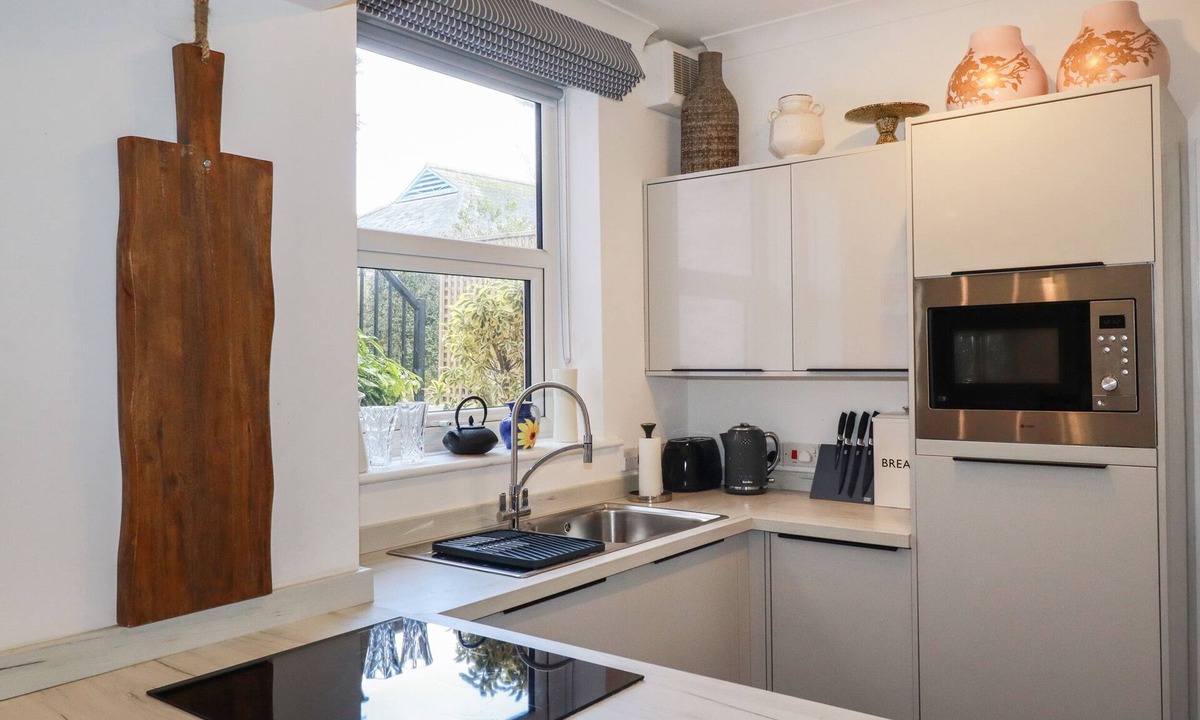 Maenporth Cottage | Melvill Lower Deck