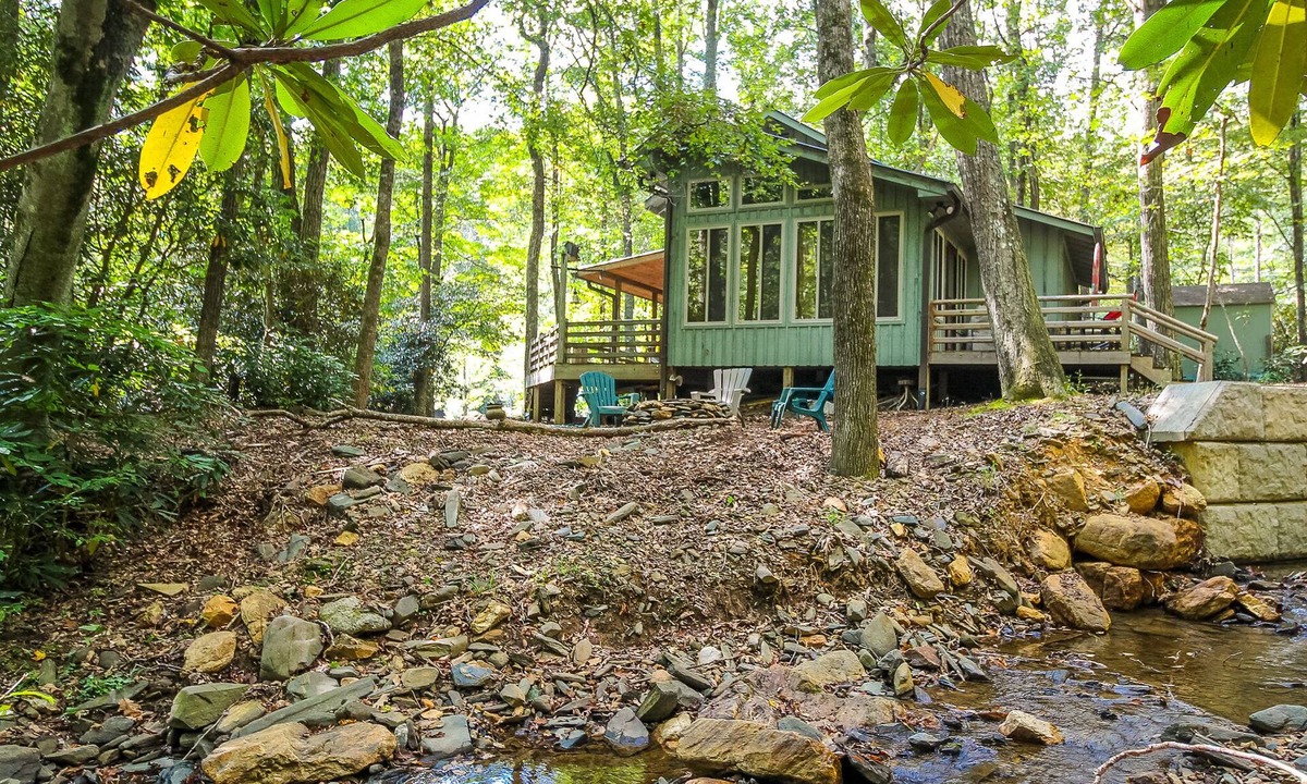 Todd Cabin | MEMORIAL DAY AVAILABLE! Creekside Comfort -2BR/2BA Creekside, Pets Allowed