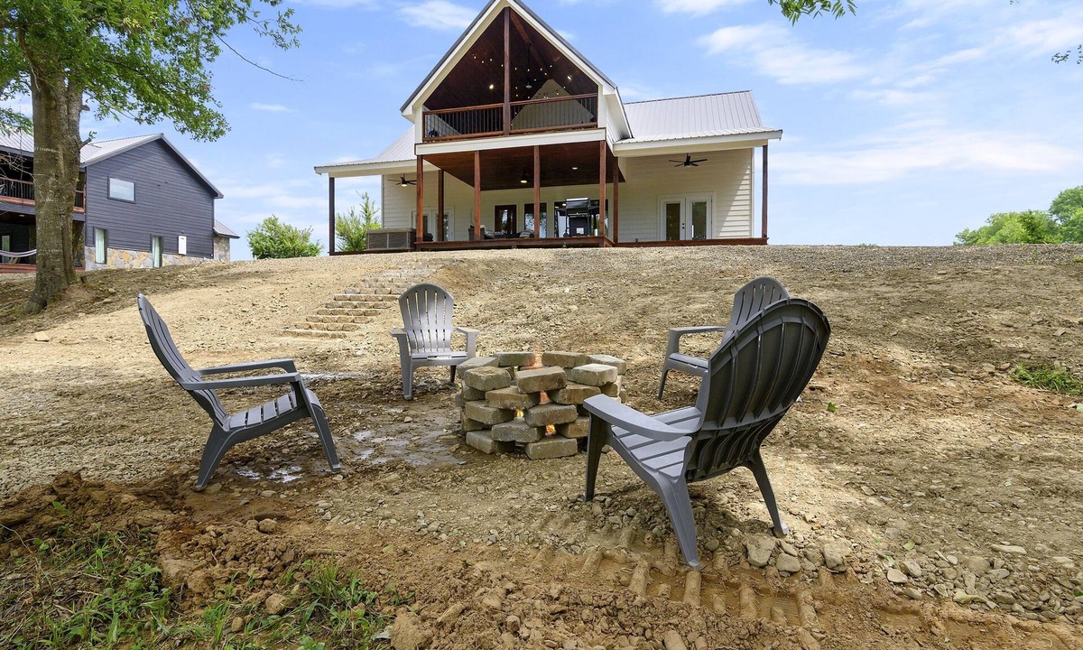 Golden Cabin | Memorial Day Hot Tub Waterfront Fishing