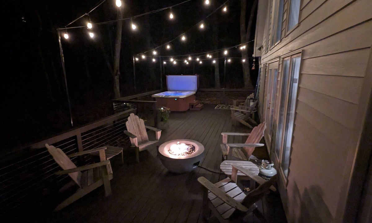 Nellysford House | Memorial Day Discount Hot Tub Firepit Grill 4BR w/Ensuites