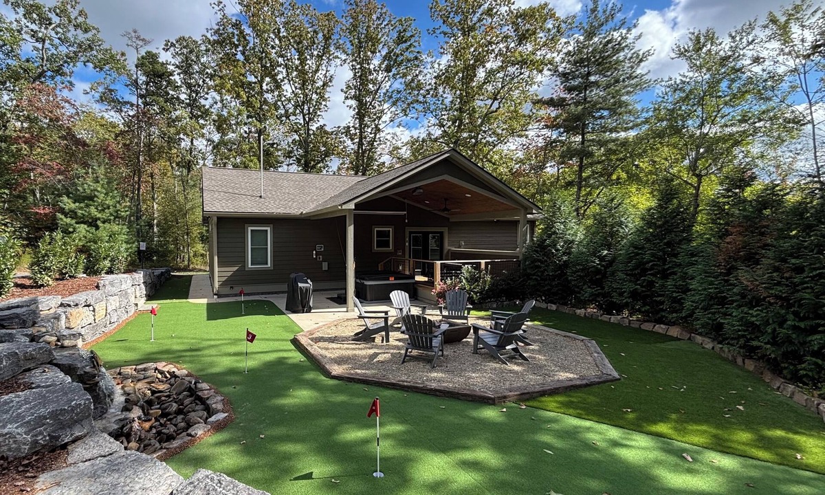 Bent Creek House | Memorial Day wknd OPEN! Putting green, hot tub & firepit! Reduced weekday stays!