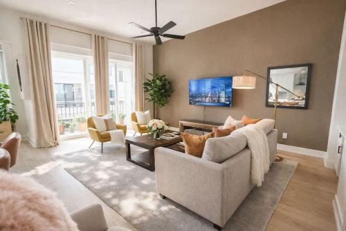 Spring Branch Central House | Memorial Rooftop Villa Gated Retreat with Terrace