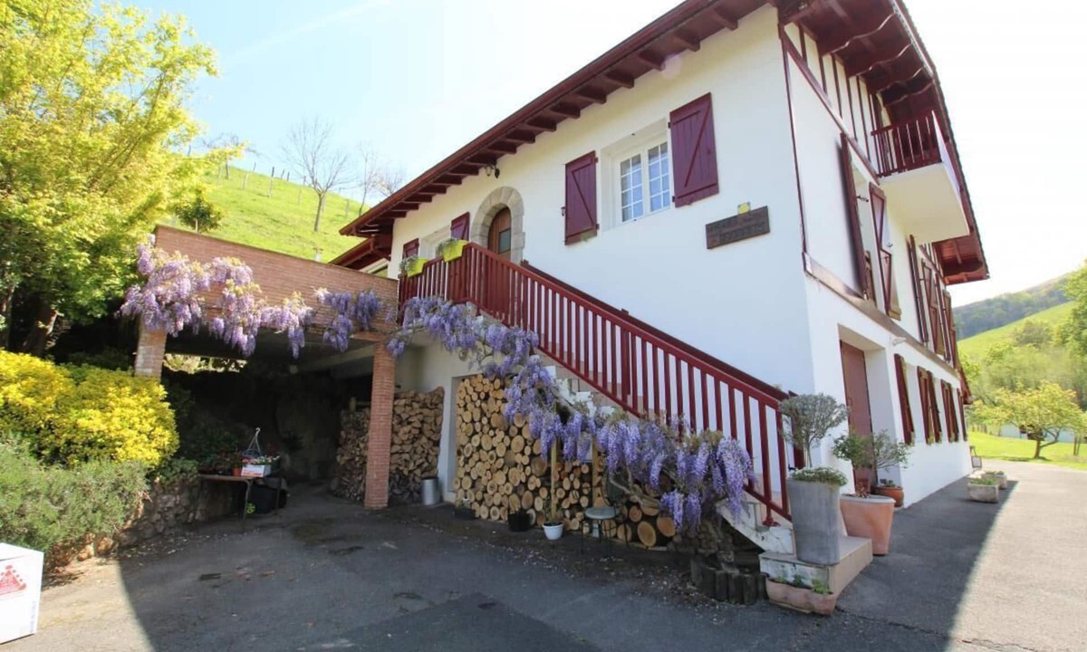 Uhart-Cize House | Mendi Beheria BI - Uhart-cize