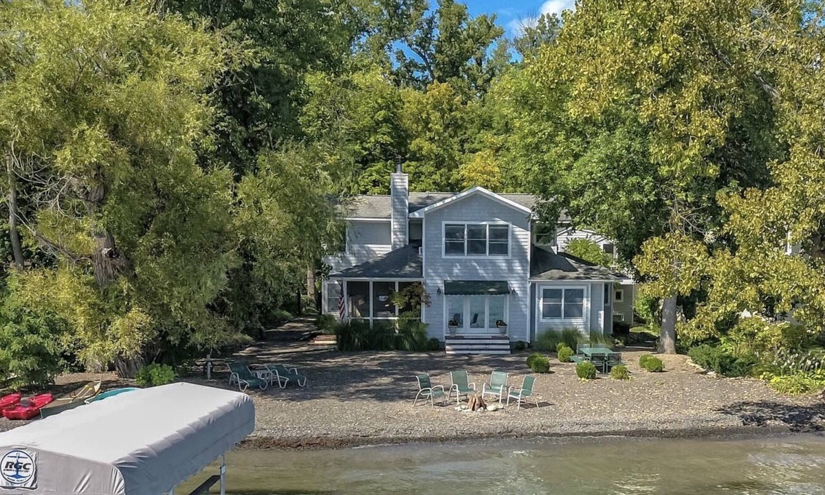 Canandaigua House | Menteth Landing: Luxury Lakeside Rental