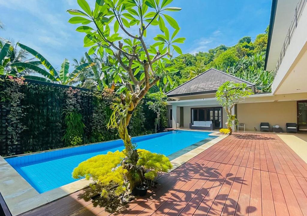 Senggigi Villa | Merbau Luxurious Villa Senggigi by The Lavana - 5 Bedroom Villa