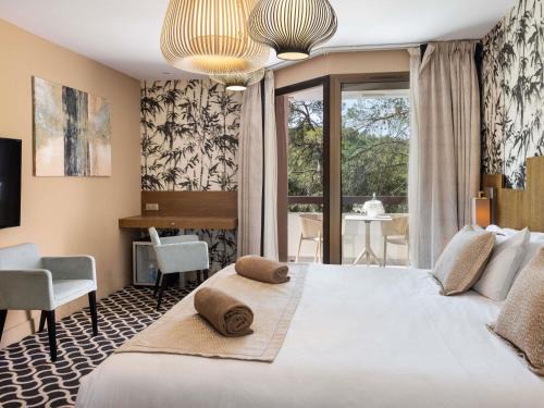 Flassans-sur-Issole Hotel | Mercure Brignoles Golf de Barbaroux & Spa