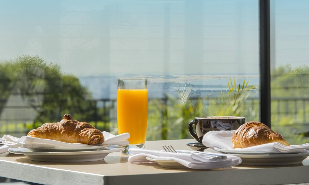 Adamstown Heights Hotel | Mercure Charlestown