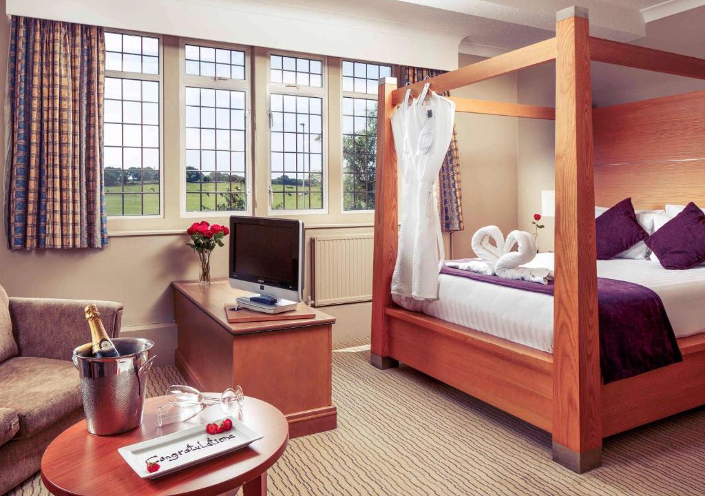 Chapeltown Hotel | Mercure Leeds Parkway Hotel