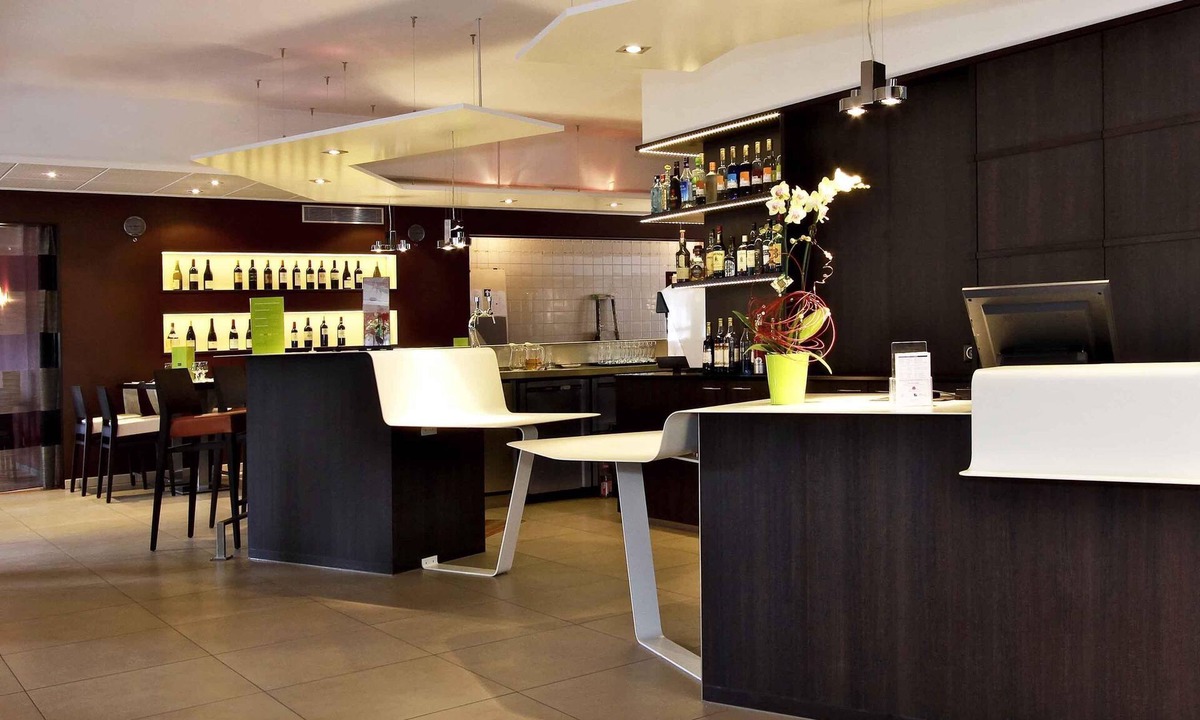 Luxeuil-les-Bains Hotel | Mercure Luxeuil les Bains Hexagone