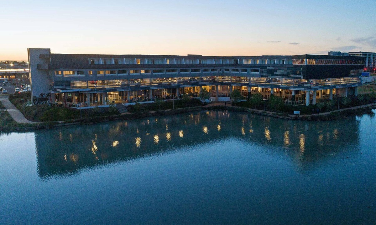 Caroline Springs Hotel | Mercure Melbourne Caroline Springs