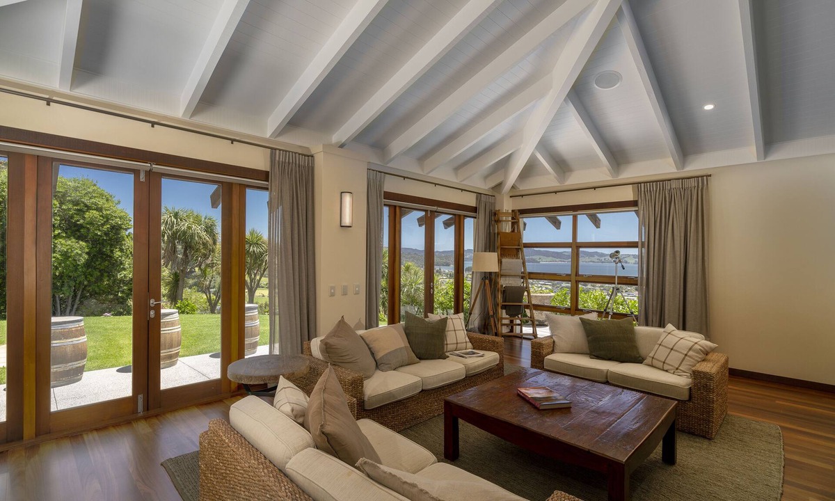 Cooks Beach Bed & Breakfast | Mercury Ridge