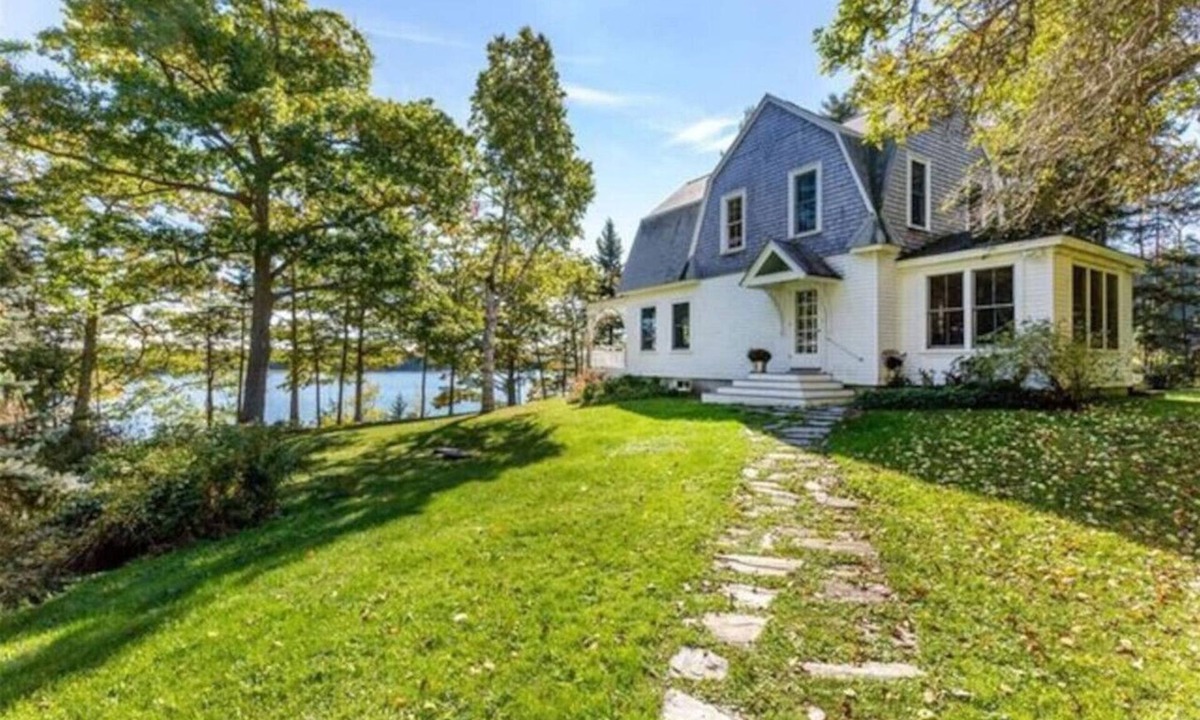 Brunswick House | Mere Point Sunrise Views at Eastern Shore!