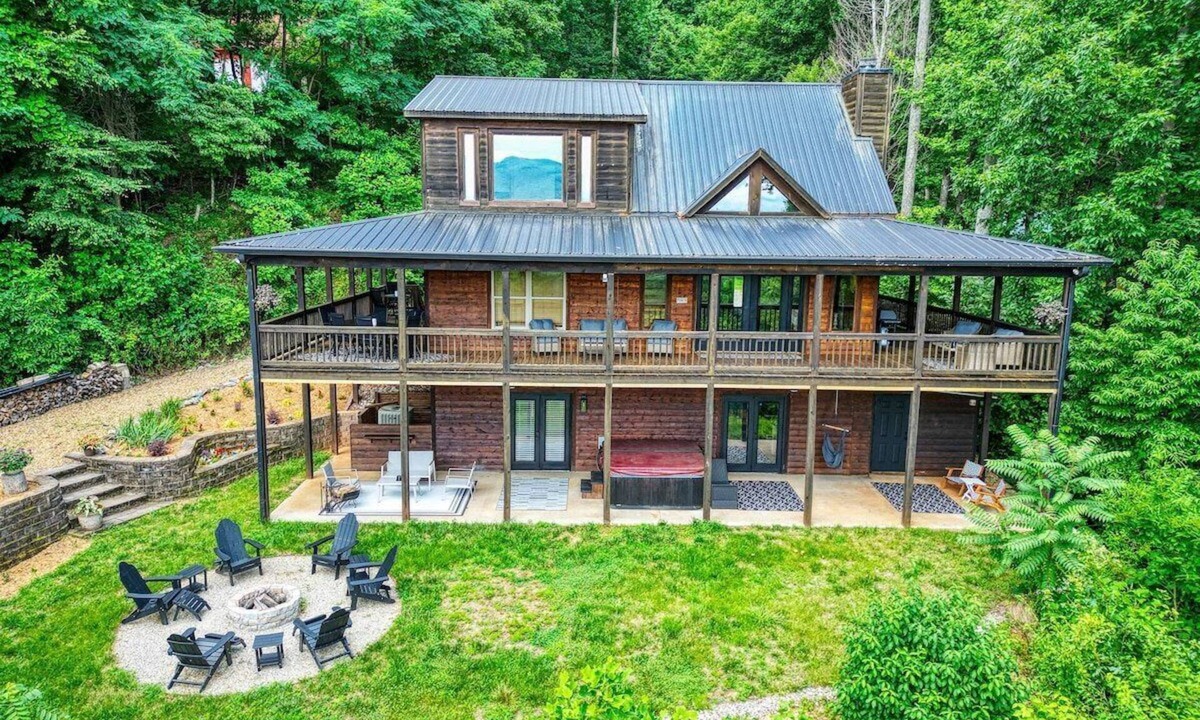 Young Harris Cabin | Meribel-Hot tub-Fire pit-Amazing Views