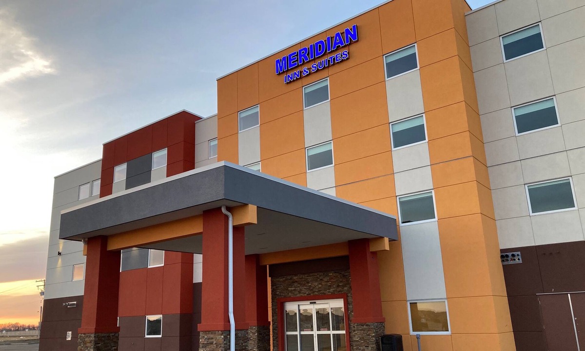 Regina Hotel | Meridian Inn & Suites Regina Airport