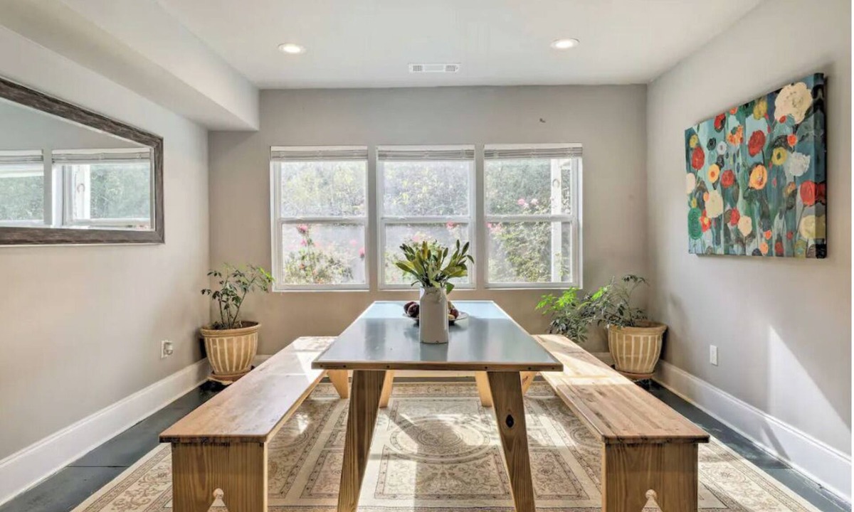 Stone Mountain Apartment | Merlyn's Cote D'azur