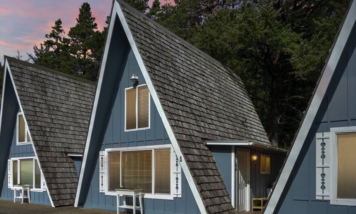 Otter Rock Ski Chalet | Mermaid's Rest Oceanfront A Frame Pet Friendly