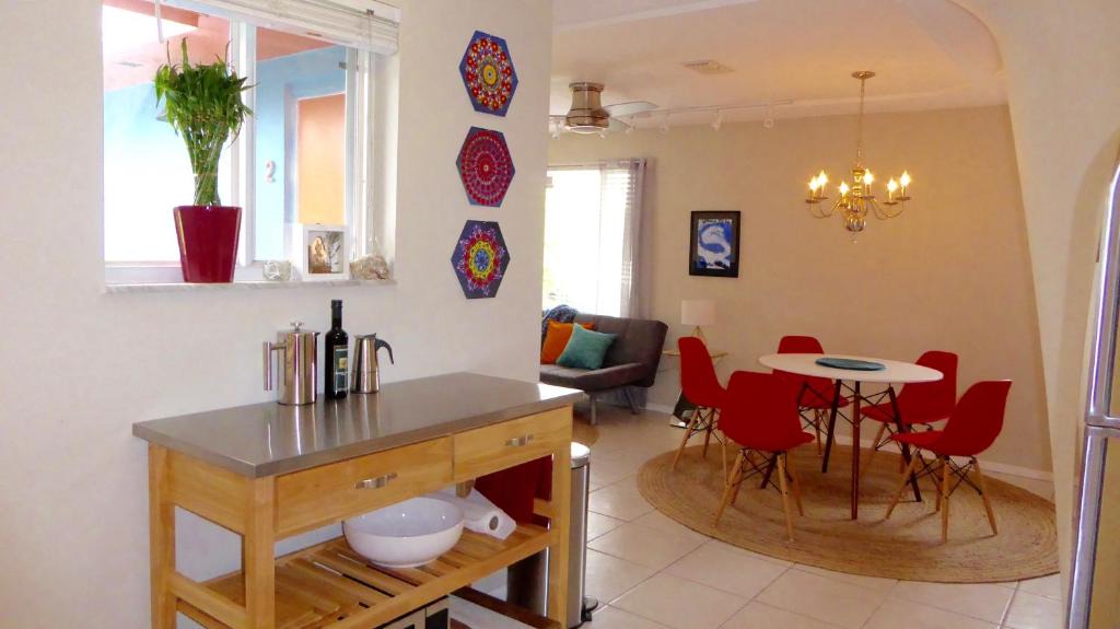 South Palm Park Neighborhood Association Apartment | Mermaid Two