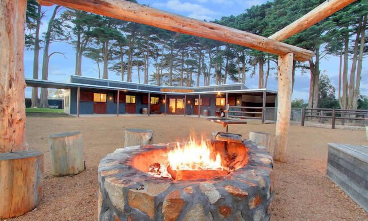 Merricks North House | Merricks Stable - The Stables