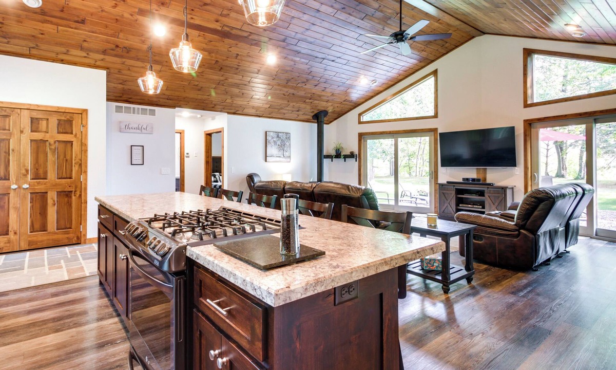 Crow Wing County Cottage | Merrifield Vacation Rental w/Dock & River Access