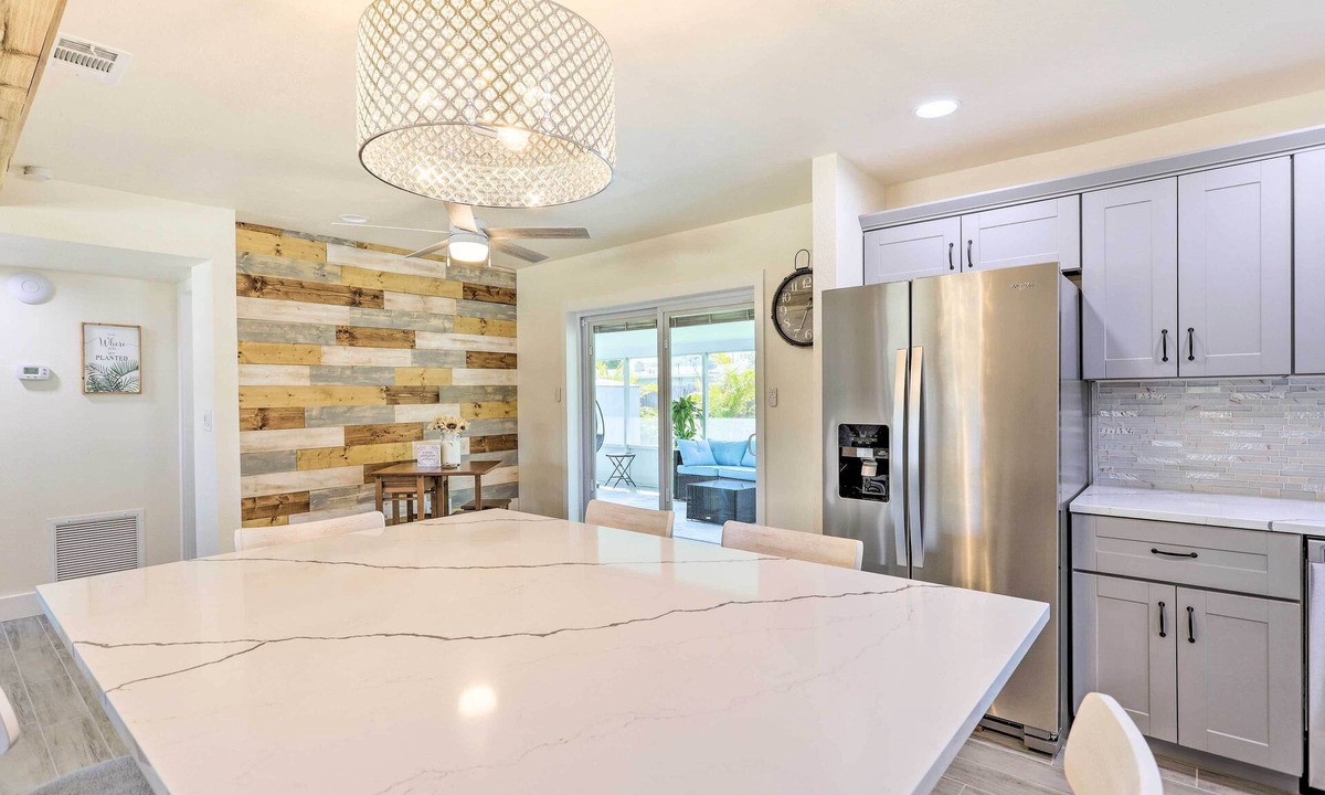 Hampton Homes Cottage | Merritt Island Home w/Spa - 8 Mi to Cocoa Beach!