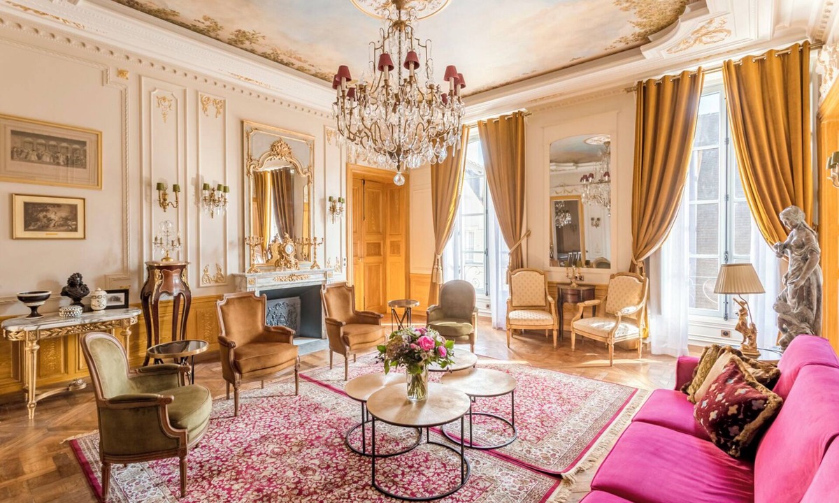 3rd Arrondissement Apartment | Merveil Signature Suite - Marais Braque