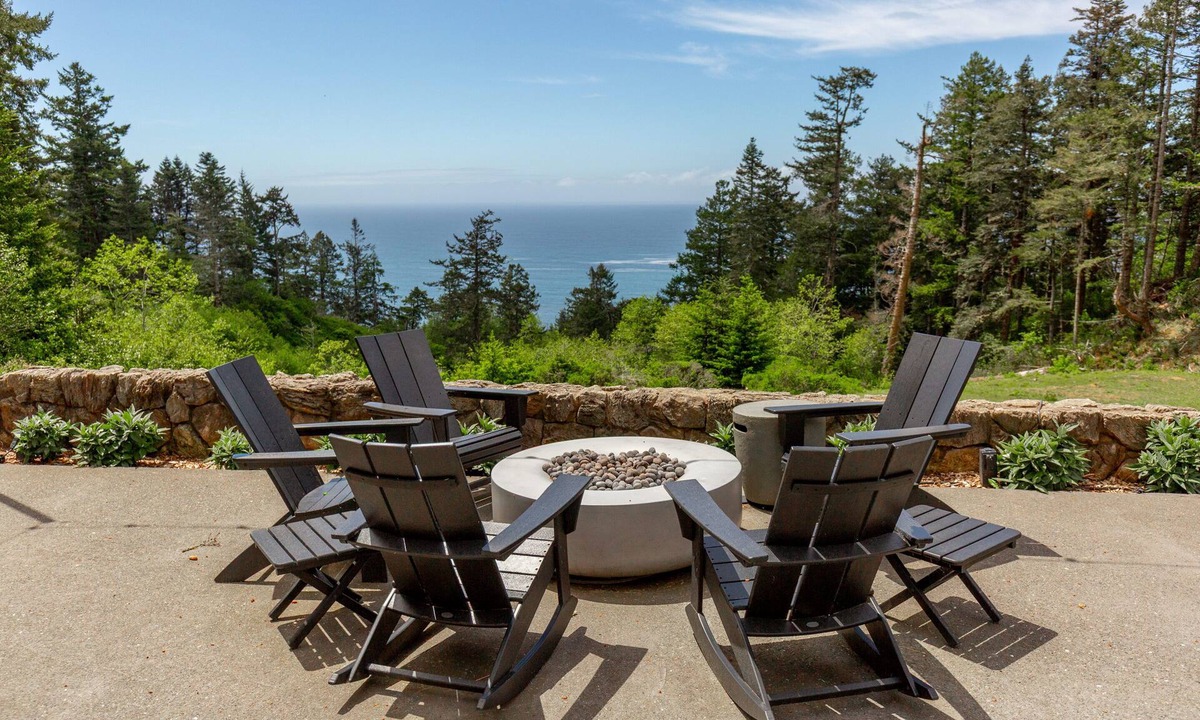 Brookings House | Mervue Estate at Crook Point