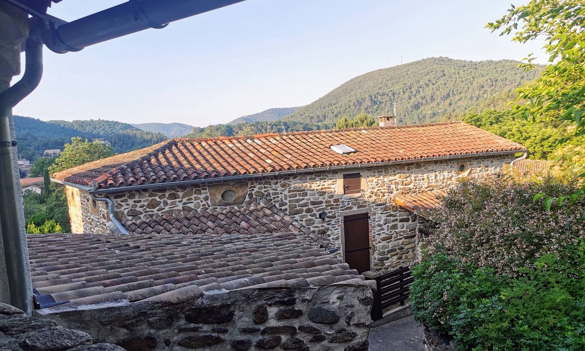 Gagnieres Cottage | Mes Maisons Guest Gite, 2 Bedroom with Aircon, swimming pool and linen included.