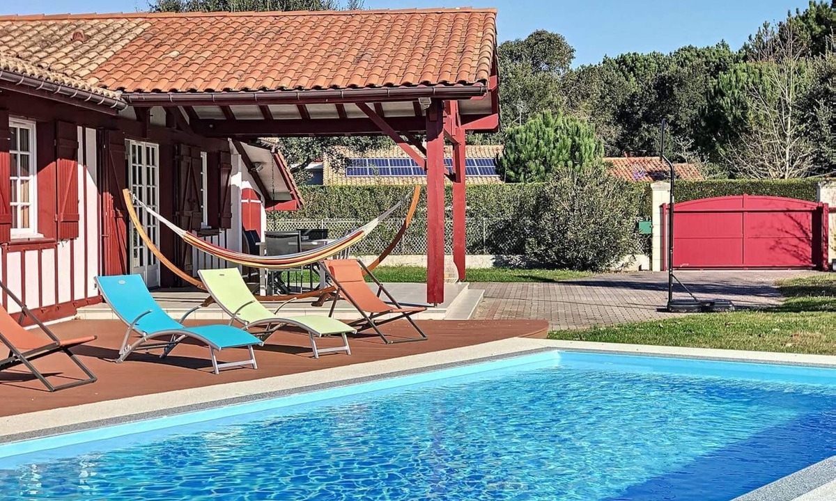 Messanges House | MESSANGES, nice 4-BR villa with swimming-pool