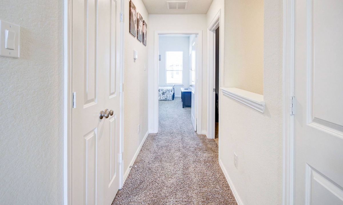 Richmond House | Meticulously-maintained 3-BR Home w/ Backyard - Double Story