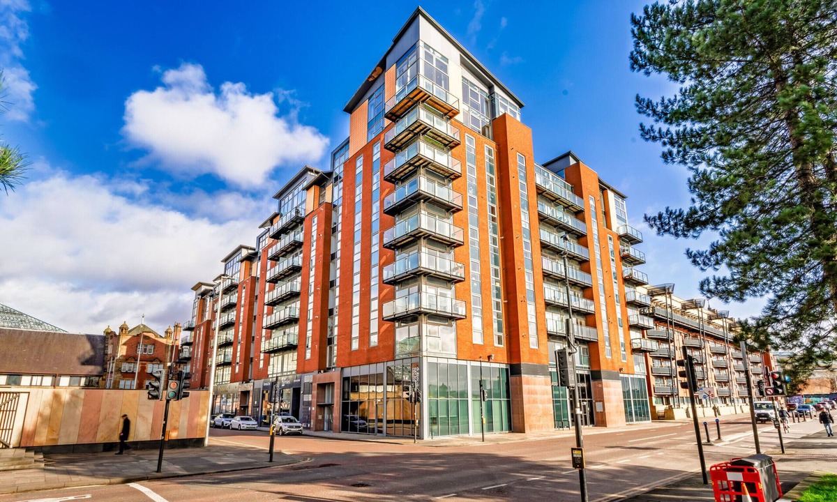 City Centre Glasgow Apartment | Metropole Apartment - Parking available