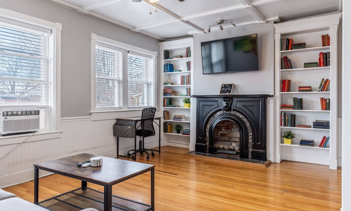 St. Louis Apartment | Metropolitan Retreat