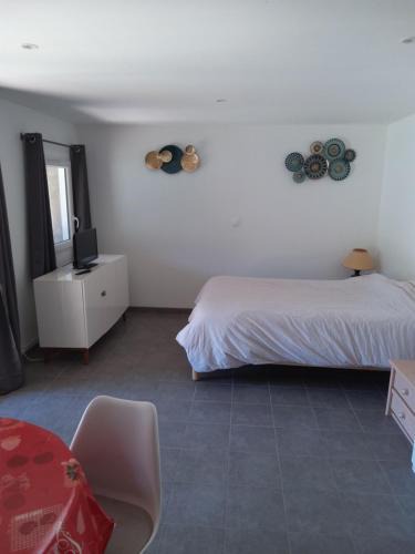 Sotteville-les-Rouen Apartment | Meublé avec cour