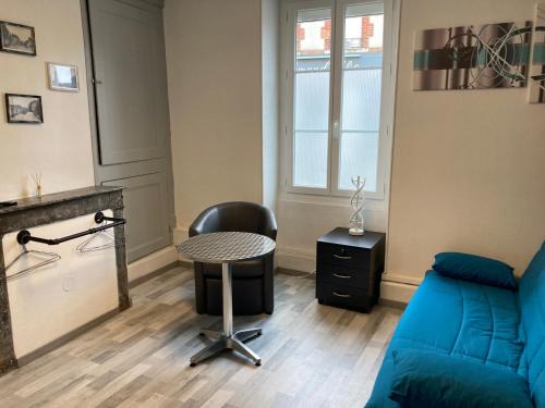 Ouzouer-sur-Loire Apartment | Meublé F2 au RDC